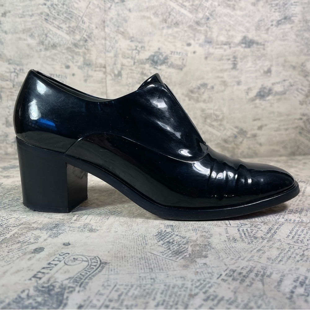 REED KRAKOFF OXFORD: AIRPORT-FRIENDLY, WALKING SHOE